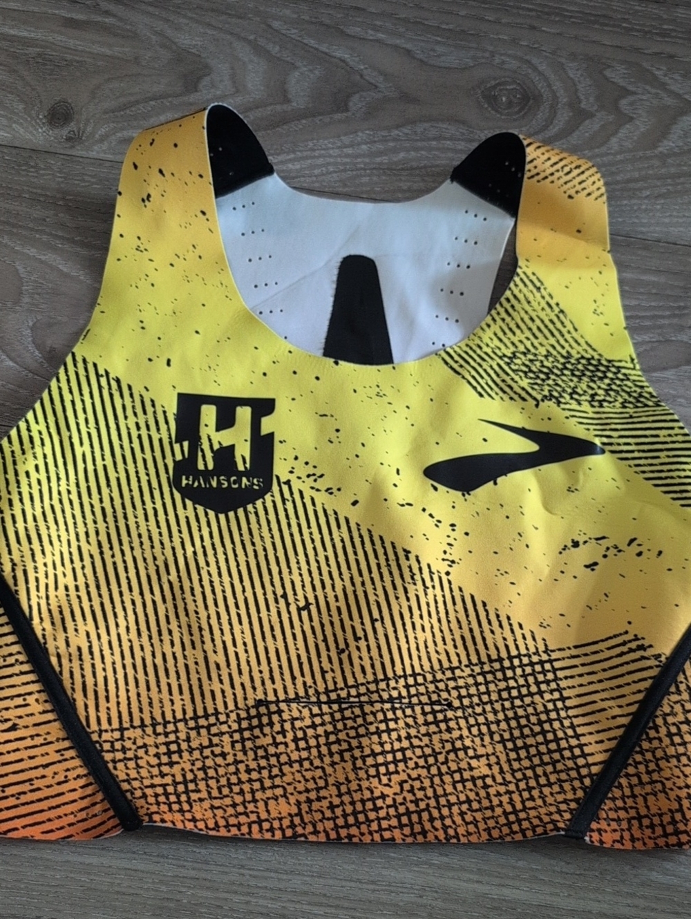 Yellow Black Brooks Running Hansons Elite Performance Crop Med